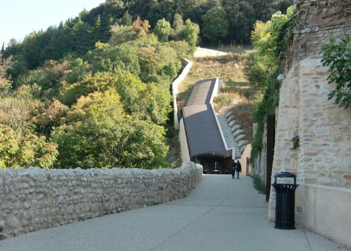 Appartamento Via G Mameli 94 Spoleto Exterior foto